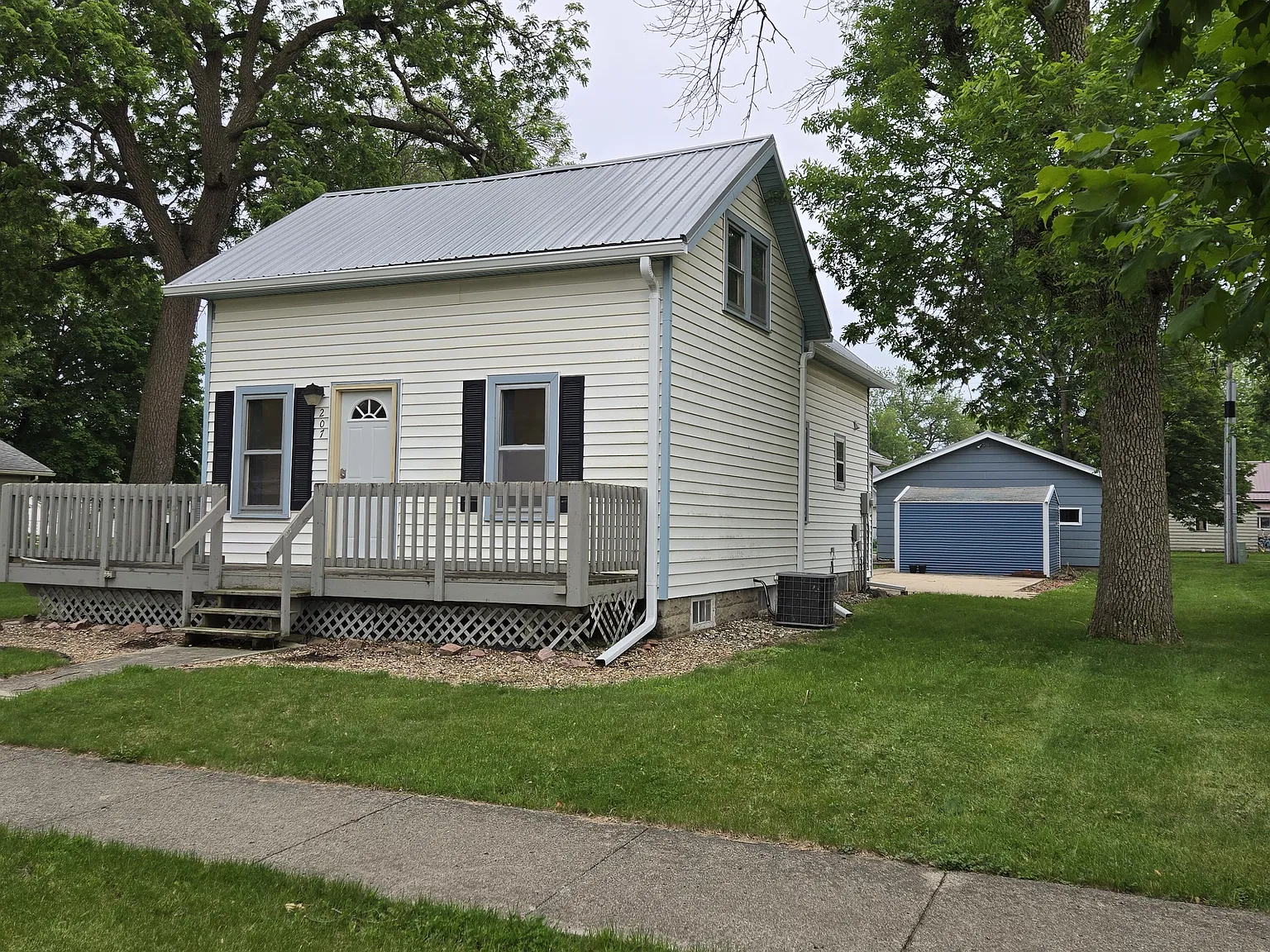 Spacious 3-Bedroom Home for Rent in Sanborn, Iowa — Photo 2