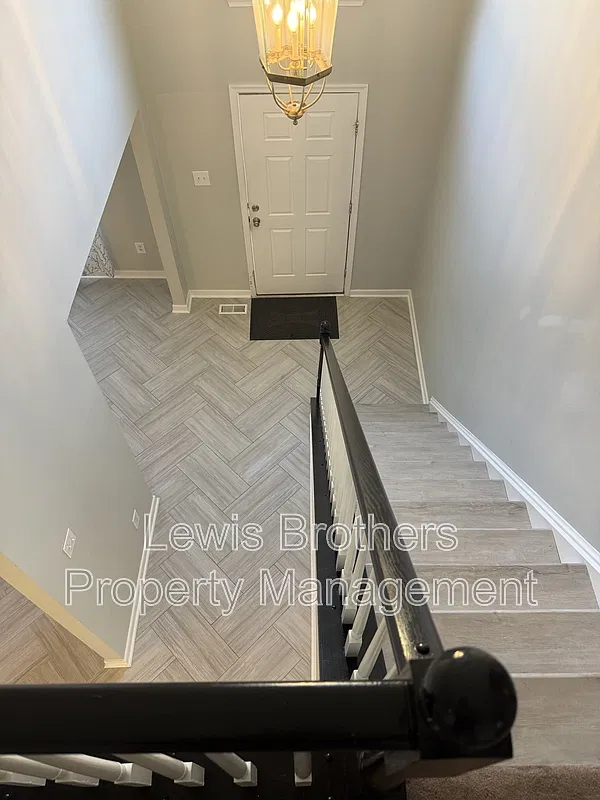 4 bed, 2.0 bath, 2236 sqft, $2,500 — Photo 4