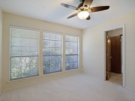 4th image of 2506 Bluebonnet Dr
