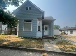 1002 Caroline St, Pekin, IL 61554