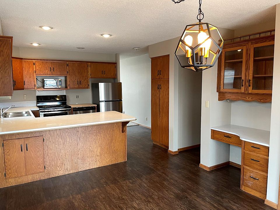 904 Laurel Ave, Hudson, WI 54016 Zillow