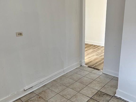 4th image of 7803 S Constance Ave #3
