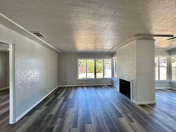 3rd image of 1940 Norris Drive W