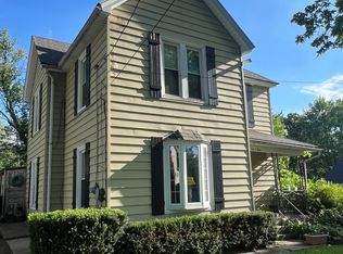 1004 Long St, Dixon, IL 61021