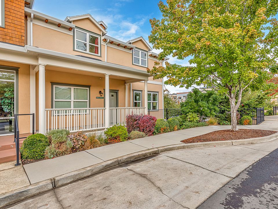 1st image of 628 Fair Oaks Ct