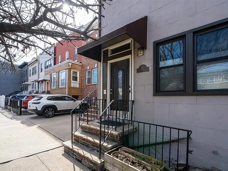 55 Bowers St #3 — Photo 16