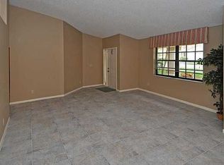 3096 Perriwinkle Cir, Davie, FL 33328