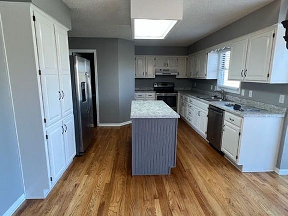 4th image of 15710 Horton Ln