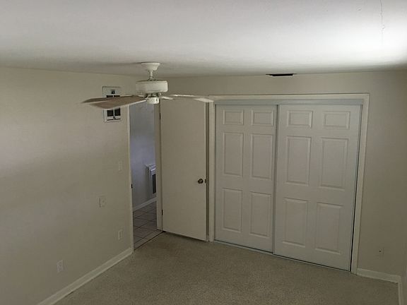 Bedroom 1 master 