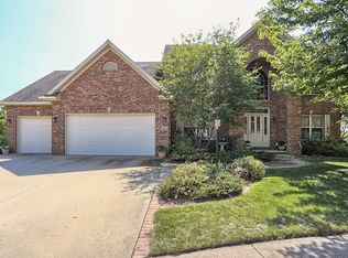 2206 Brownstone Ct, Champaign, IL 61822