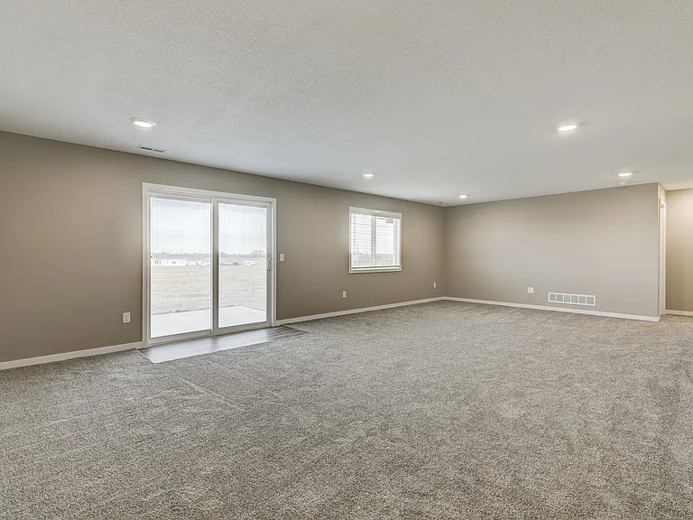 2444 N 8th Ave E — Photo 14