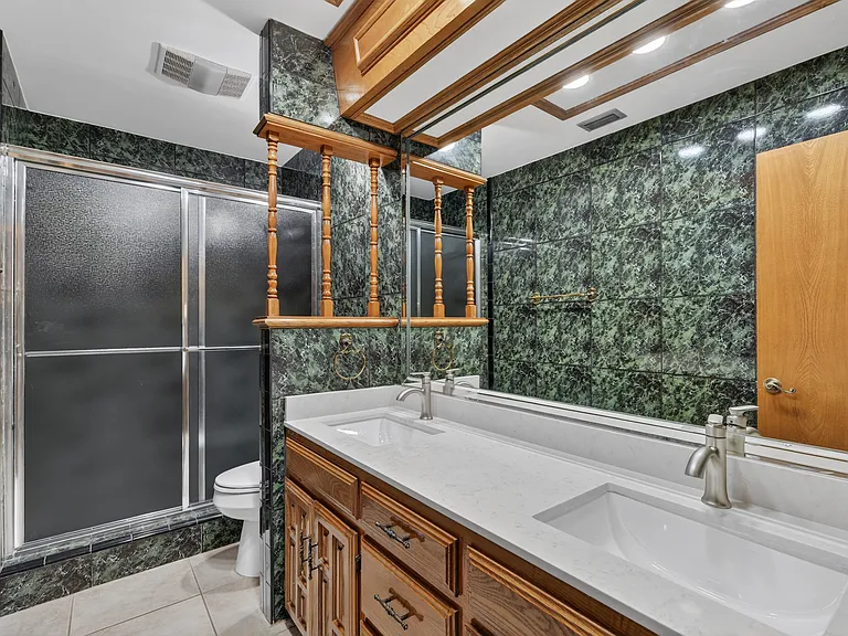 304 Bluebird Ave — Photo 15