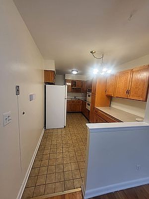 2nd image of 18-10 Clintonville St #3