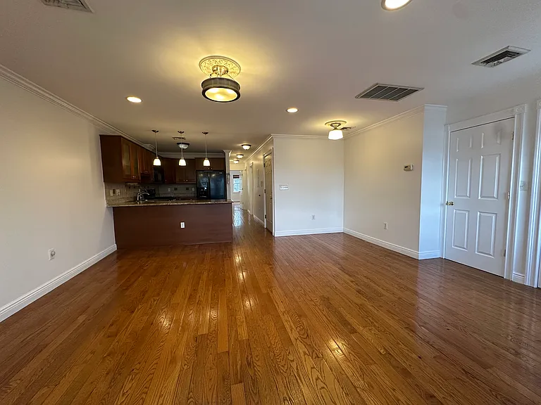 90 Columbia Ave #2 — Photo 3
