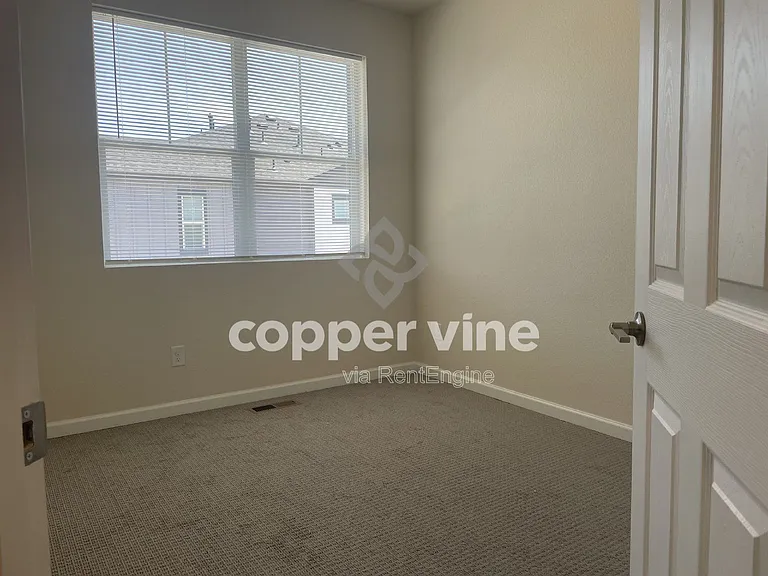 161 Ambrose St — Photo 14