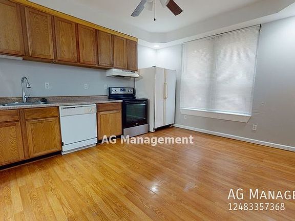 3rd image of 208 Cass Ave APT 1