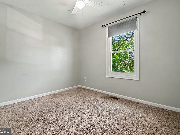 7804 Stafford Hill Ct — Photo 14