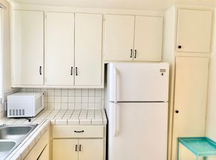 5757 Willowcrest Ave #11, North Hollywood, CA 91601