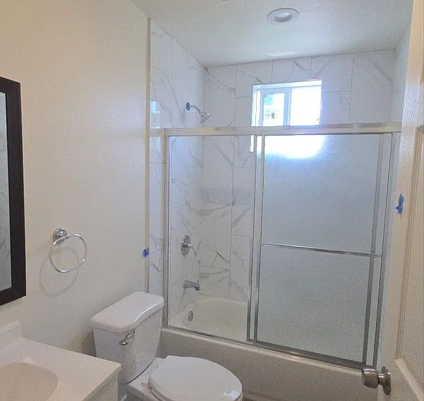 33(835E) — Photo 28