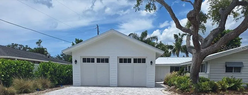 1833 Pandora Dr