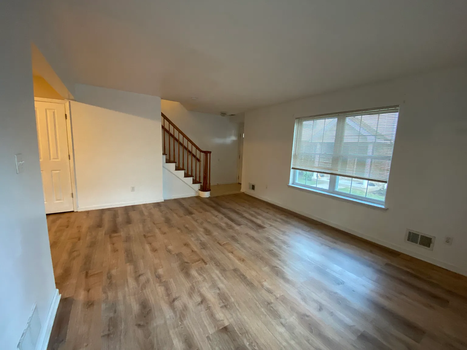 2 bed, 2.5 bath, 1102 sqft, $2,600 — Photo 3