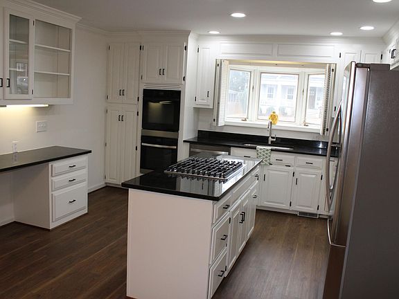 4th image of 1801 Ridley St