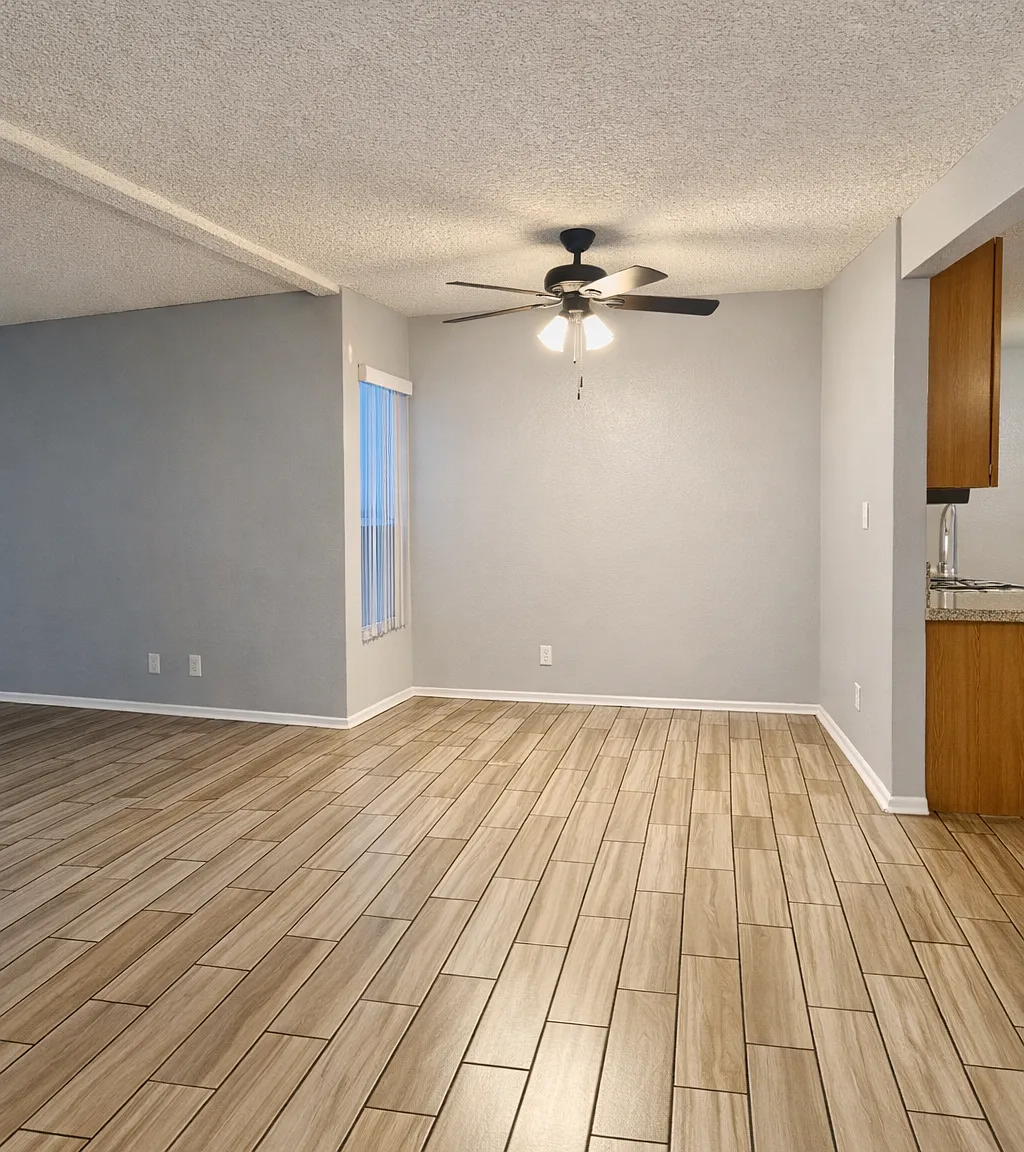 2040 W Avenue J13 — Photo 2