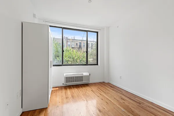 Rented by CCM Property Management LLC | media 4