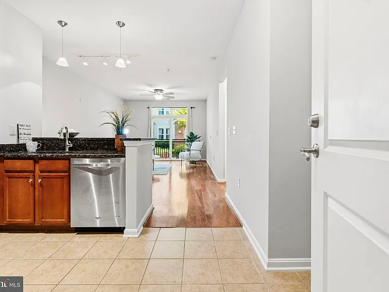 2665 Prosperity Ave #105 — Photo 3