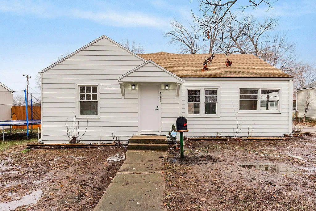4 bed, 1768 sqft, $2,200 — Photo 1