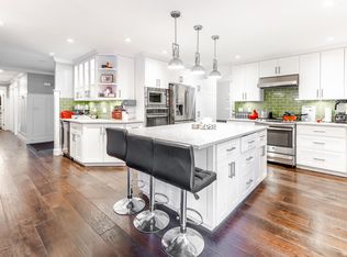 21315 River Rd, Maple Ridge, BC V2X 2B1