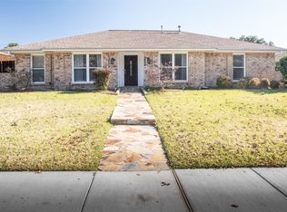 3804 Vista Woods Dr, Carrollton, TX 75007