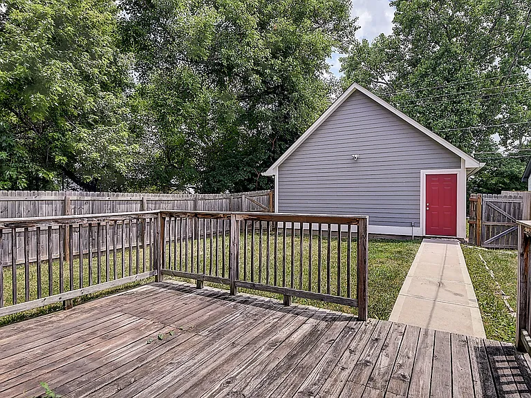 2221 Bellefontaine St — Photo 25