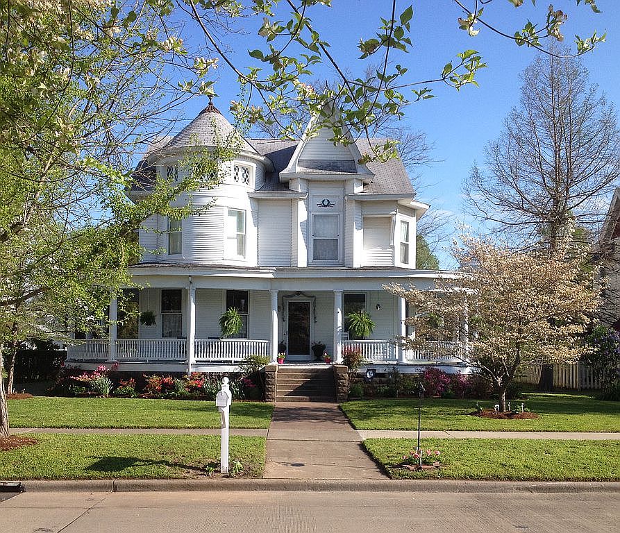 322 E Commercial St, Charleston, MO 63834 Zillow