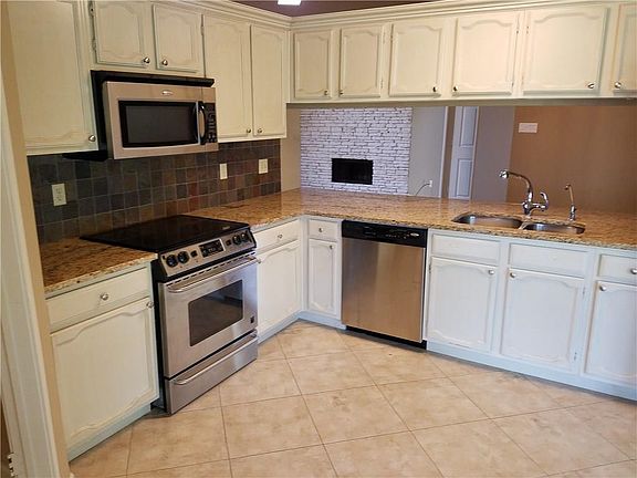 4th image of 1017 Baxter Dr