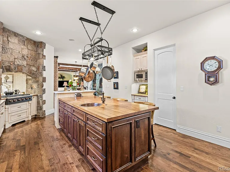 65L Ash St — Photo 12