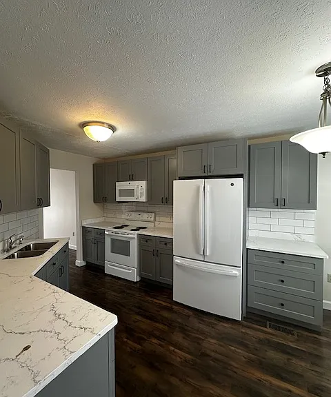 125 Buckson Ct — Photo 2