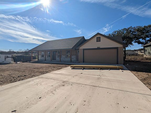 2nd image of 1017 Fieldstone Dr