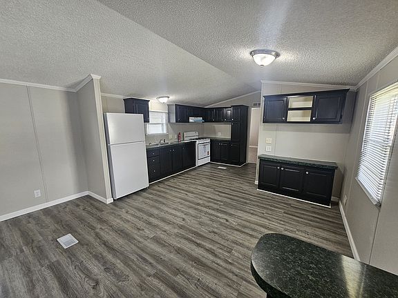 3rd image of 1682 Southwood St