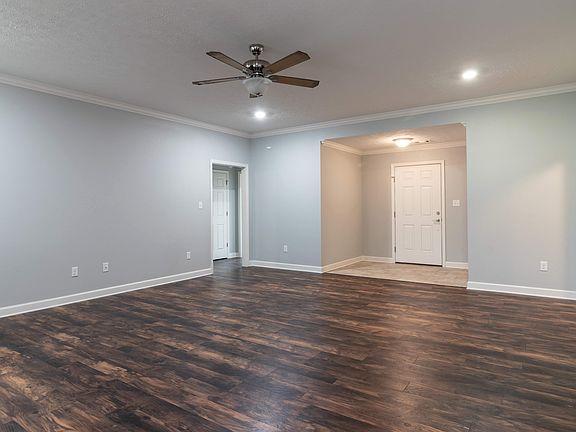 4th image of 64 Eaglebrook Dr
