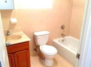 9264 Holland Ave, Far Rockaway, NY 11693