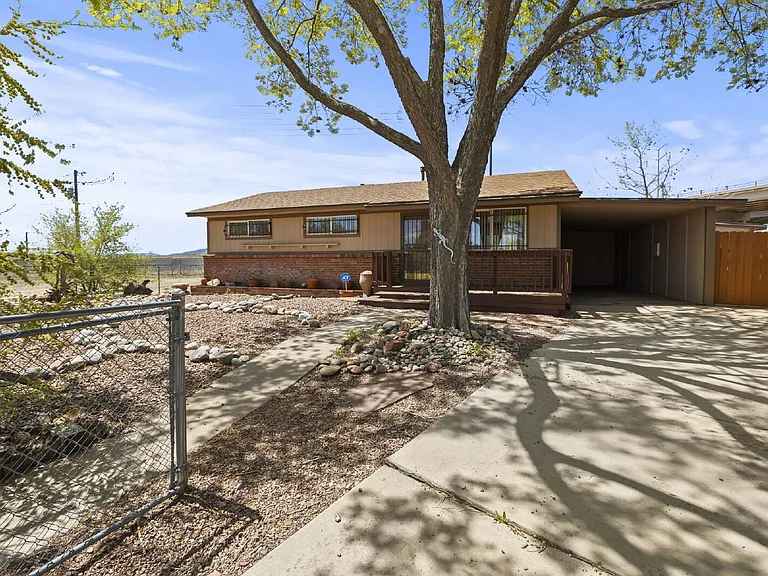 2650 Willard Dr — Photo 2