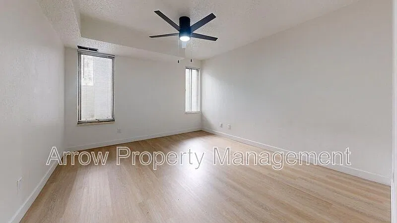205 E Arbor Ave — Photo 3