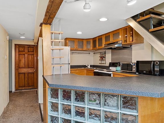 3rd image of 1352 N Oakley Blvd #G
