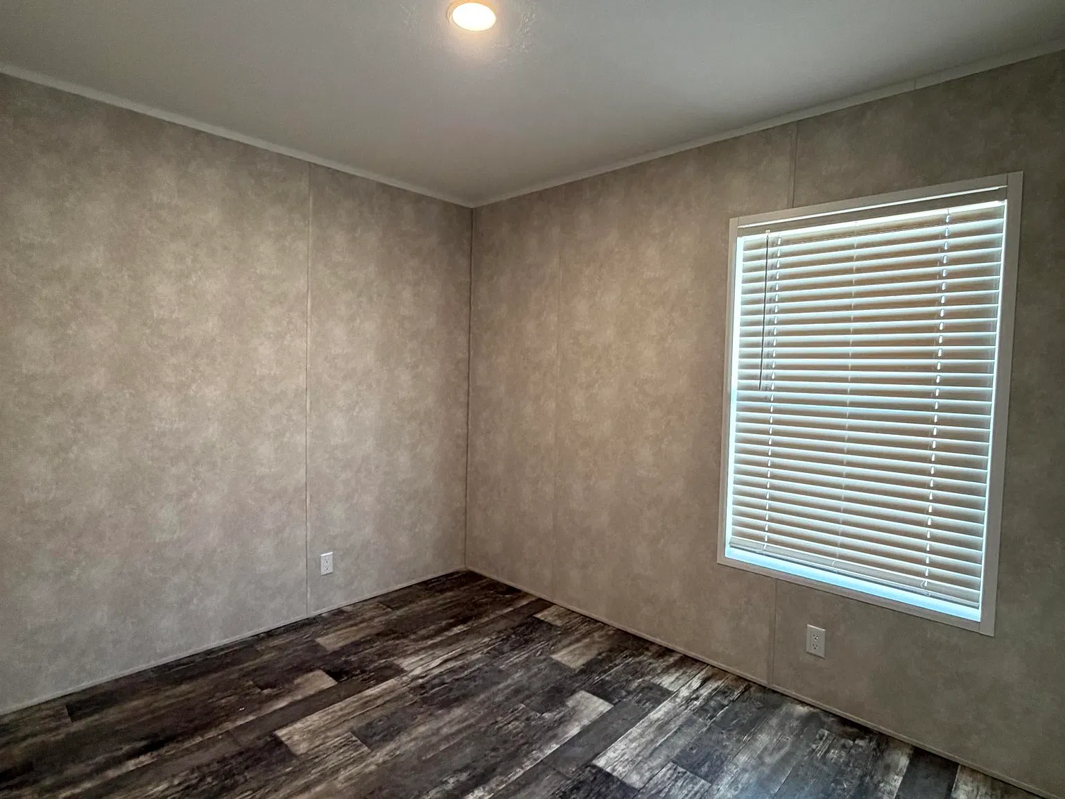 3 bed, 1056 sqft, $1,250 — Photo 3