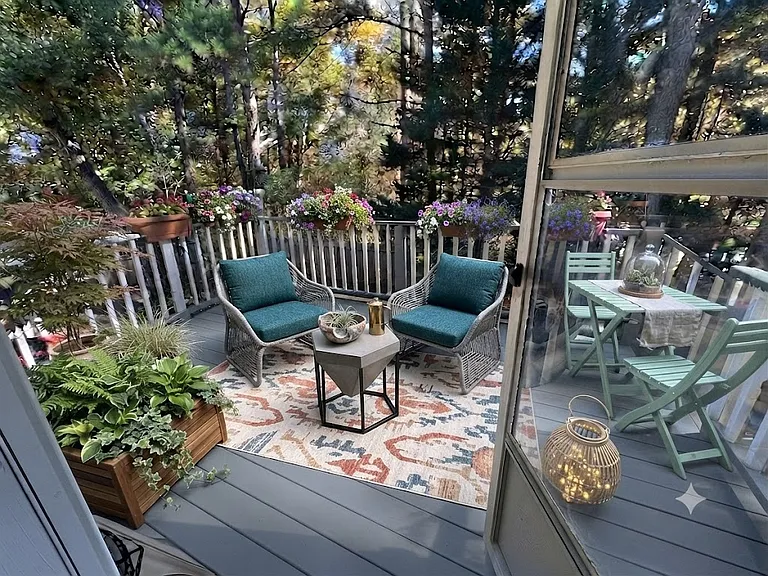 Deck-Virtually Staged -2