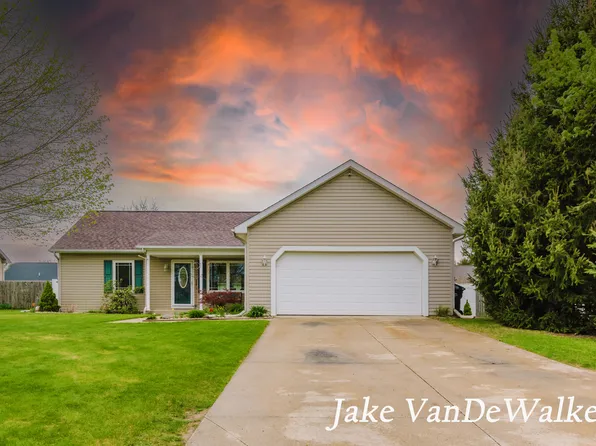 1114 Winter Cherry Ln, Vicksburg, MI 49097