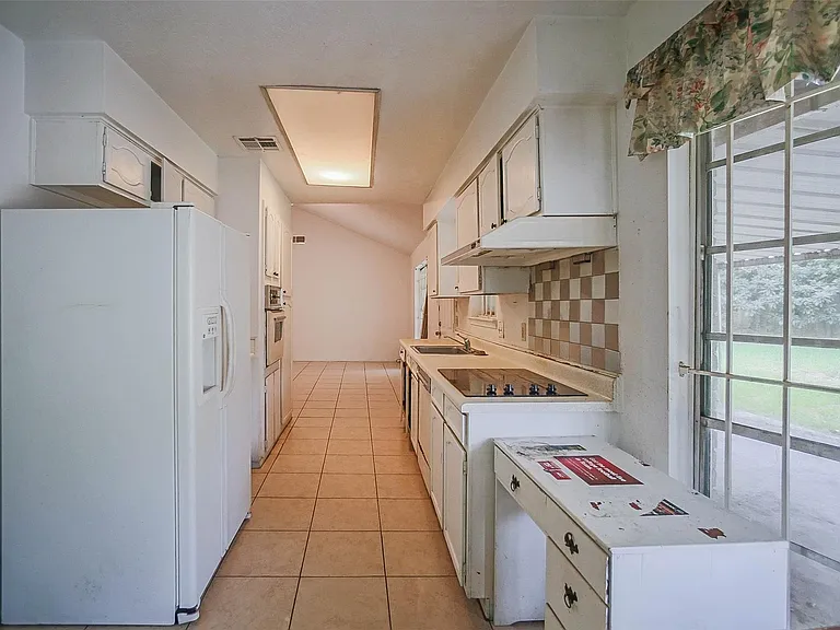 7010 Captain Dr — Photo 6