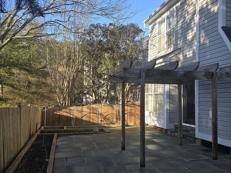 20323 Swallow Point Rd — Photo 15