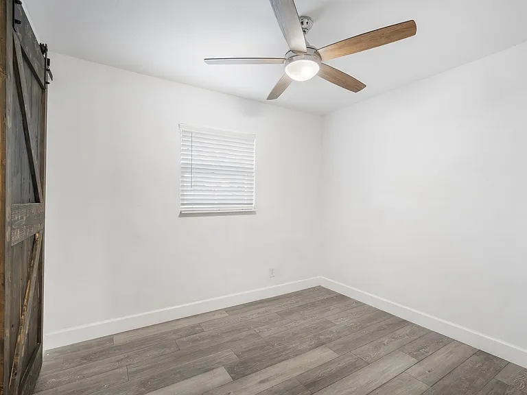 608 Overhill Dr — Photo 14